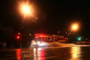 A Boulder Fire Deparment truck is fighting the floods at the intersection of 30th and Colorado on Sept. 11 (Nate Brudzinski/CU Independent)